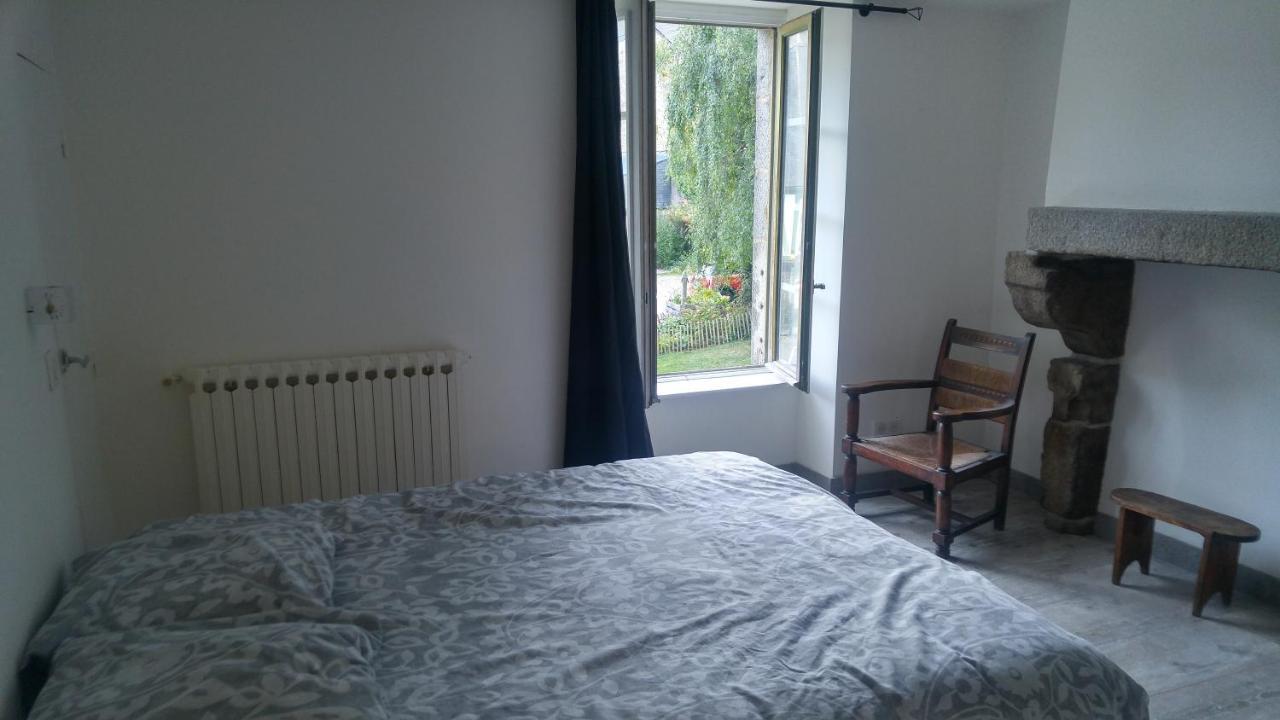 Hostel Du Lapin Blanc Сен-Бриё Экстерьер фото